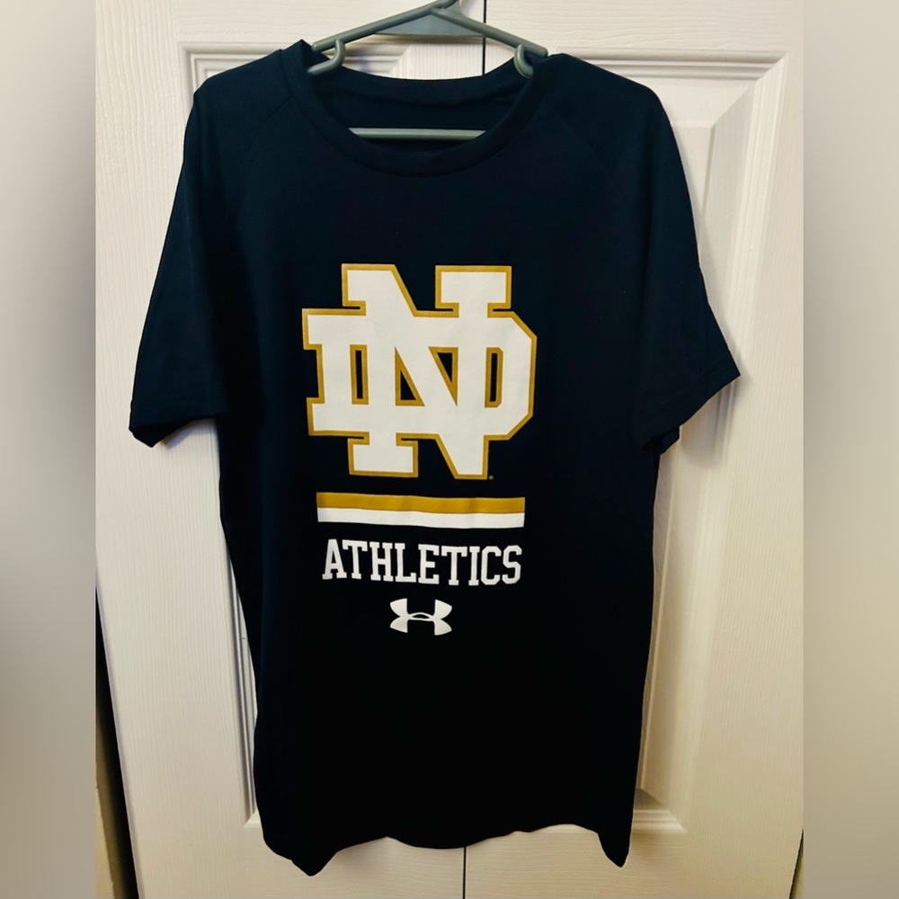 Notre Dame Under Armour tshirt youth medium